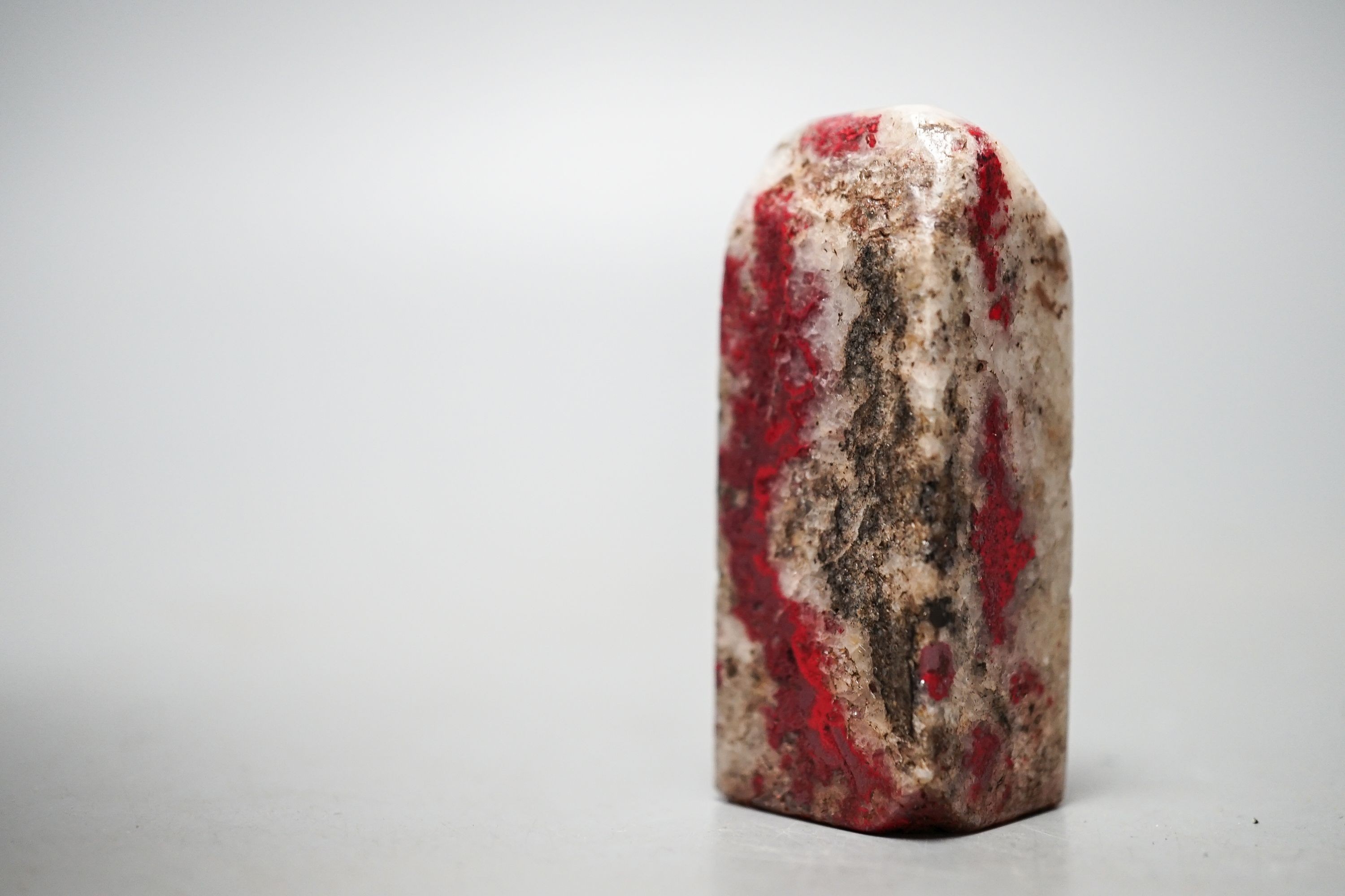 A Chinese chicken's blood soapstone seal, early 20th century 5.5cm